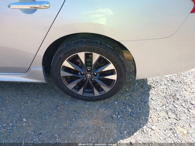 3N1CB7AP6HY326157 Nissan Sentra Sr Turbo