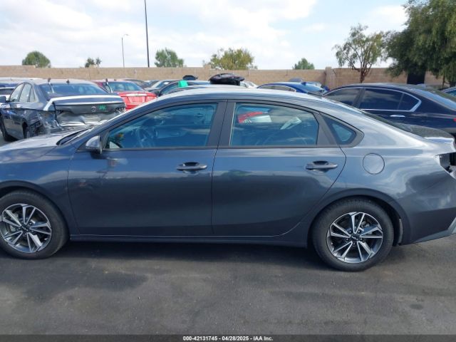 3KPF24AD6PE578103 KIA Forte Lxs