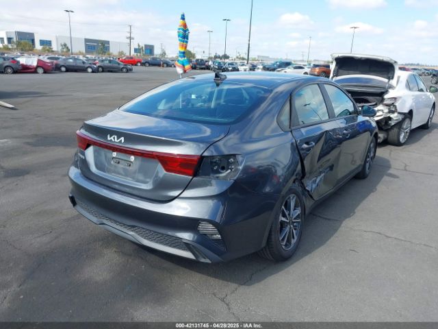 3KPF24AD6PE578103 KIA Forte Lxs