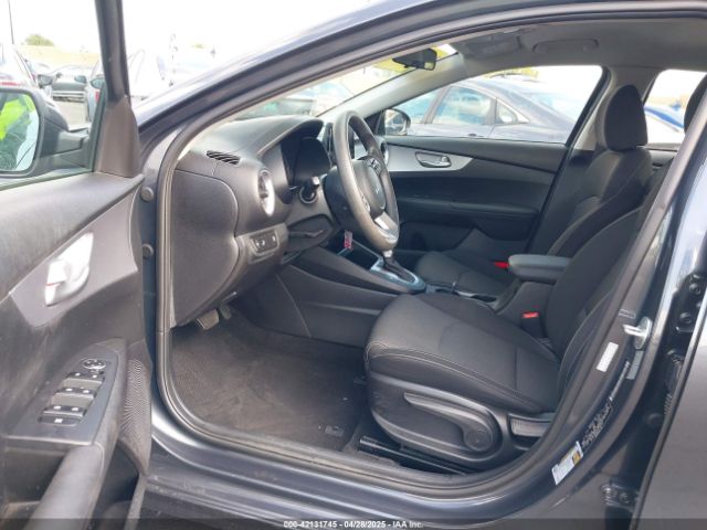 3KPF24AD6PE578103 KIA Forte Lxs