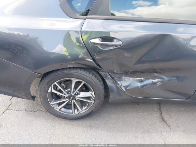 3KPF24AD6PE578103 KIA Forte Lxs