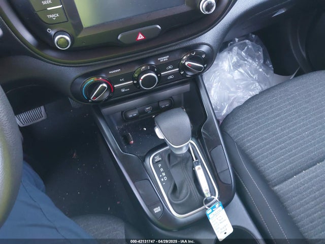 KNDJ23AU1M7758301 KIA SOUL S