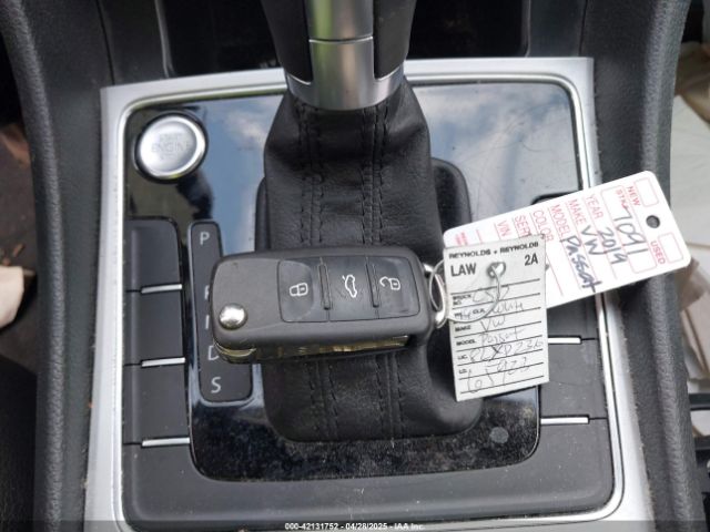 1VWLA7A35KC011618 Volkswagen Passat 2.0t Wolfsburg Edition