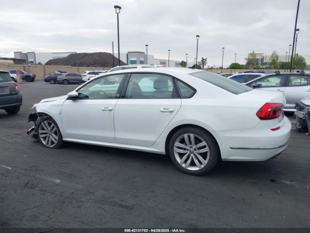 1VWLA7A35KC011618 Volkswagen Passat 2.0t Wolfsburg Edition
