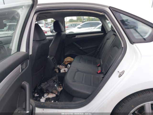 1VWLA7A35KC011618 Volkswagen Passat 2.0t Wolfsburg Edition