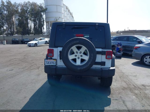 1C4BJWDG6FL505645 Jeep Wrangler Unlimited Sport