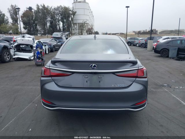 58ADA1C12MU004997 Lexus ES 300H
