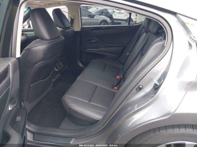 58ADA1C12MU004997 Lexus ES 300H