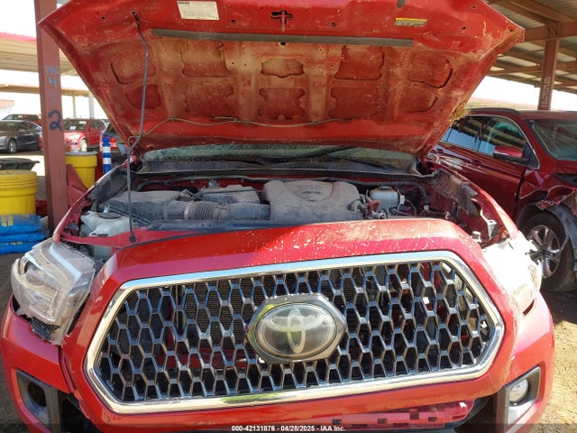 3TMCZ5AN6JM156634 Toyota Tacoma Trd Off Road