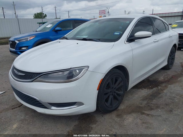 Chrysler 200 Limited 2015 1C3CCCAB5FN590976 Image 2