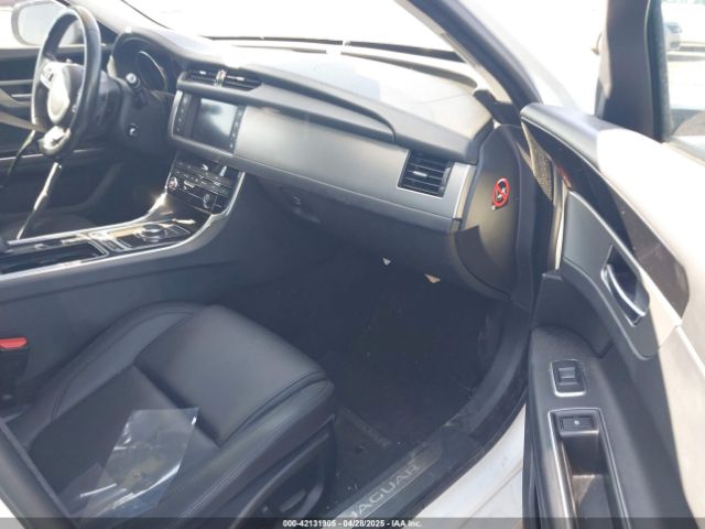 SAJBD4FX9JCY58089 Jaguar Xf 25t Premium