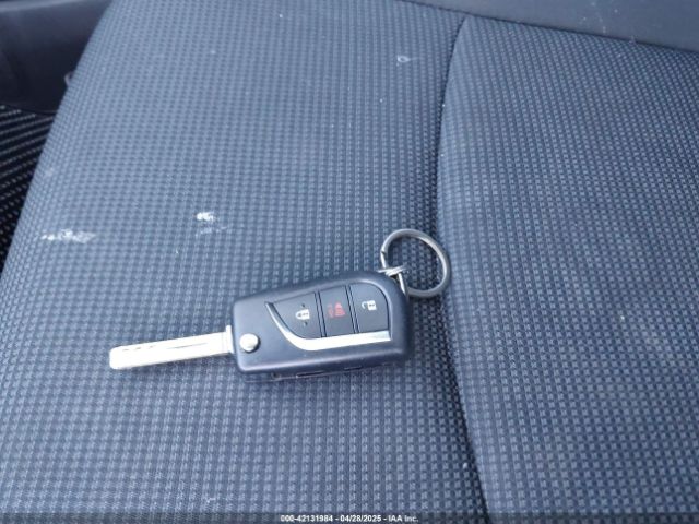 2T3F1RFV2MC237378 Toyota RAV4 LE