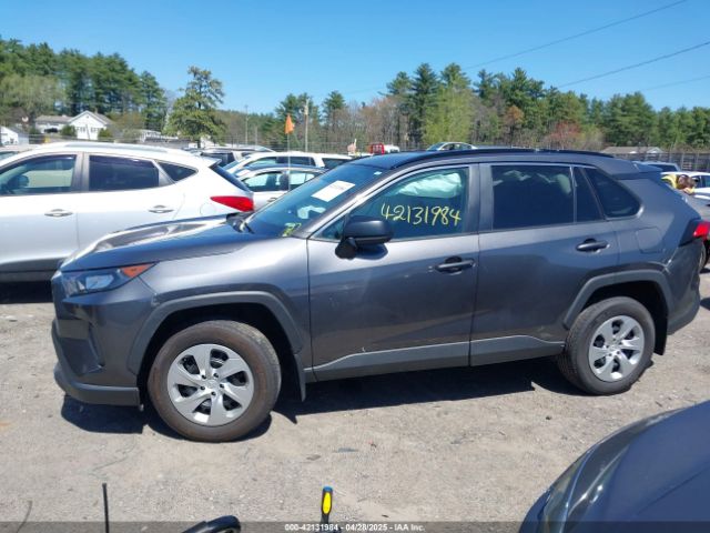 2T3F1RFV2MC237378 Toyota RAV4 LE