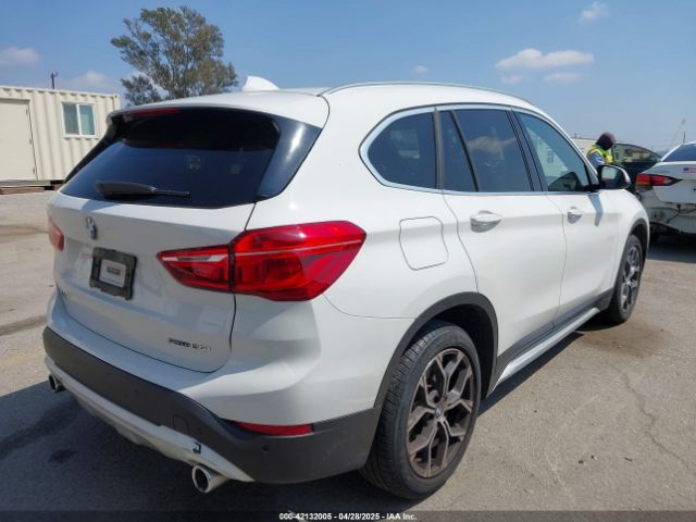 2021 BMW X1 WBXJG7C01M3M73496 Photo 3
