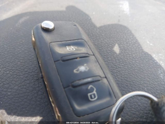 1VWBT7A38HC019341 Volkswagen Passat 1.8t Se