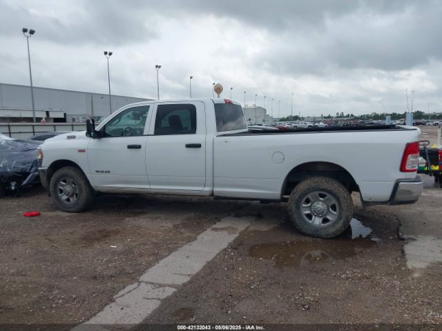3C6UR4HJ9KG646011 RAM 2500 Tradesman  4x2 8' Box