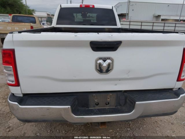 3C6UR4HJ9KG646011 RAM 2500 Tradesman  4x2 8' Box