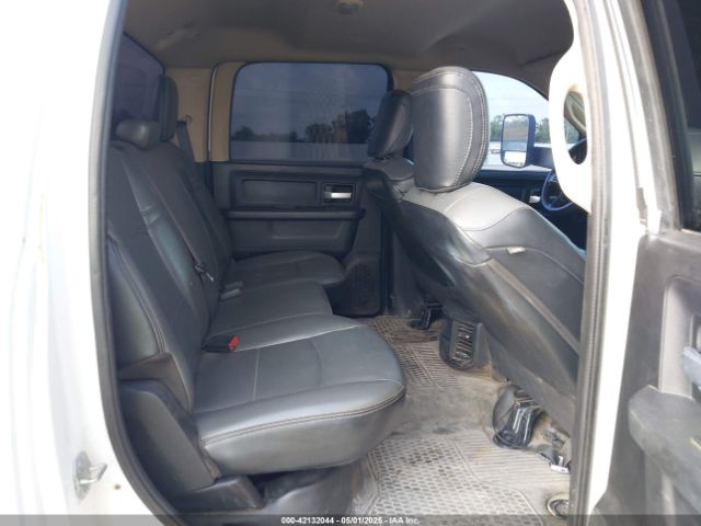 3C6UR4HJXKG720696 RAM 2500 Tradesman  4x2 8' Box