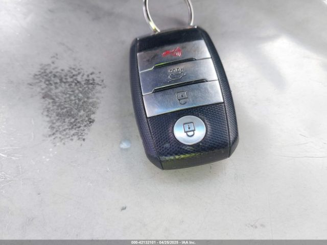 KNDCB3LC6H5075363 KIA NIRO LX