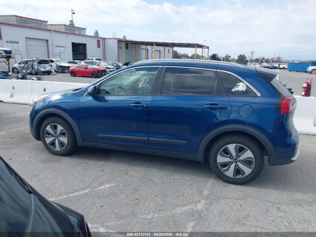 KNDCB3LC6H5075363 KIA NIRO LX