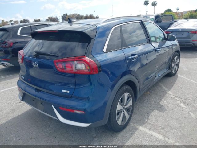 KNDCB3LC6H5075363 KIA NIRO LX