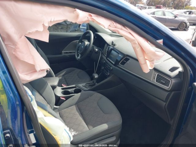 KNDCB3LC6H5075363 KIA NIRO LX