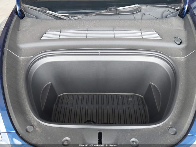 2025 TESLA MODEL Y 7SAYGDEE3SF290252 Photo 9