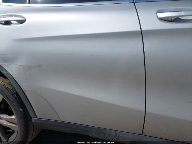WDCTG4GB3HJ333929 Mercedes-Benz Gla 250 4matic