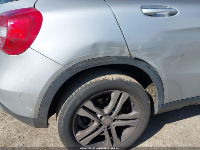 WDCTG4GB3HJ333929 Mercedes-Benz Gla 250 4matic