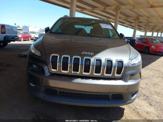 1C4PJLCS1HW644027 Jeep Cherokee Latitude Fwd