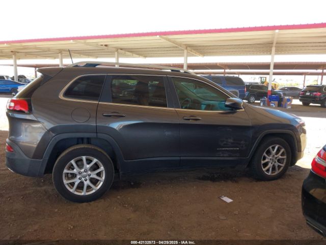 1C4PJLCS1HW644027 Jeep Cherokee Latitude Fwd