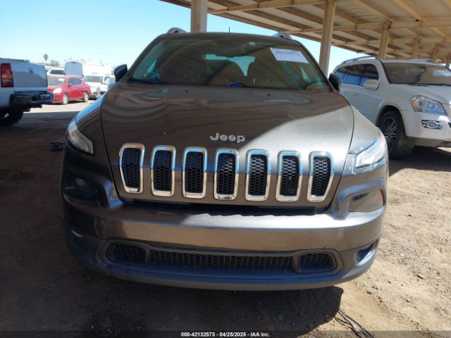 1C4PJLCS1HW644027 Jeep Cherokee Latitude Fwd