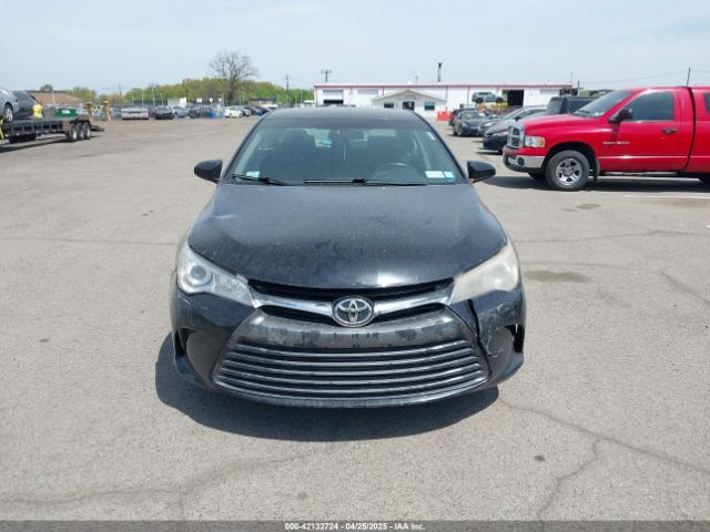 4T1BD1FKXFU164963 Toyota Camry Hybrid Le