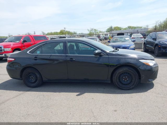 4T1BD1FKXFU164963 Toyota Camry Hybrid Le