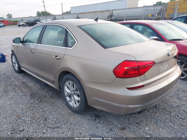 1VWAT7A39GC039477 Volkswagen Passat 1.8t S