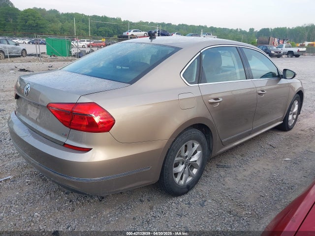 1VWAT7A39GC039477 Volkswagen Passat 1.8t S