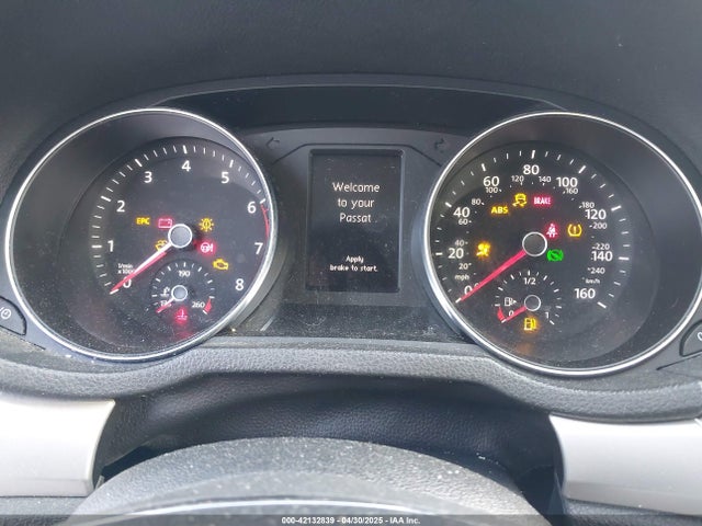1VWAT7A39GC039477 Volkswagen Passat 1.8t S