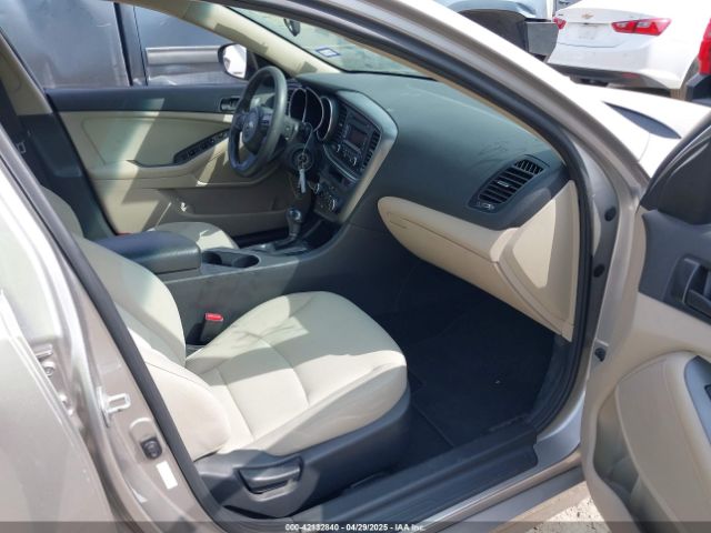 5XXGM4A70EG282927 KIA Optima Lx