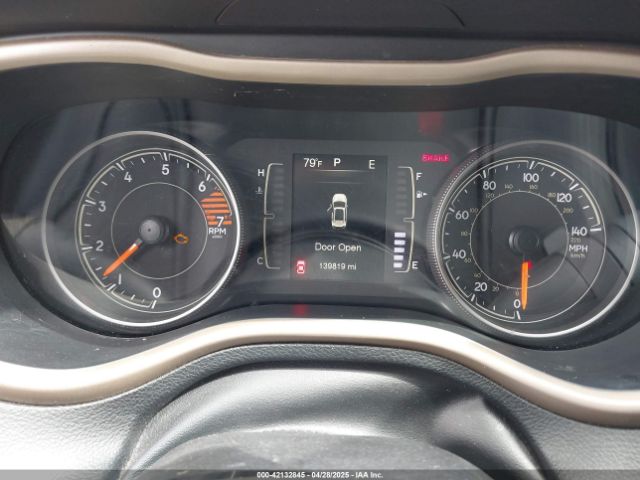 1C4PJLCB2JD595549 Jeep Cherokee Latitude Fwd