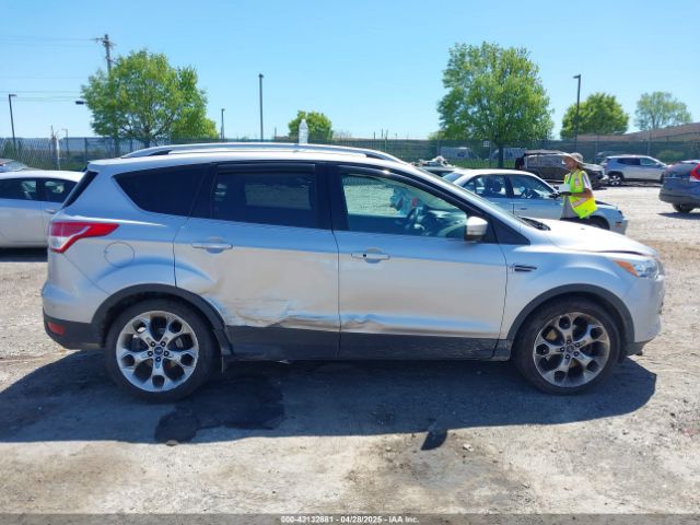 1FMCU9J90GUA25739 Ford Escape Titanium
