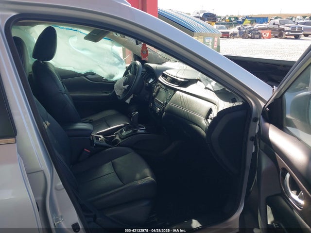 5N1AT2MTXKC778816 Nissan ROGUE SV