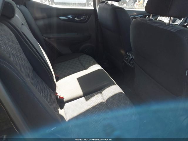 JN1BJ1CRXKW622324 Nissan Rogue Sport Sv