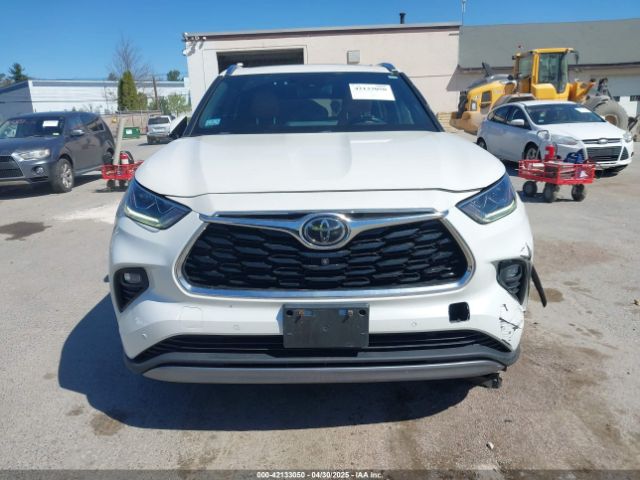 5TDFZRBHXMS080062 Toyota Highlander Platinum
