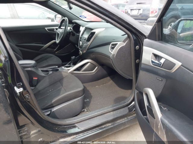 KMHTC6AD8HU324578 Hyundai Veloster Value Edition