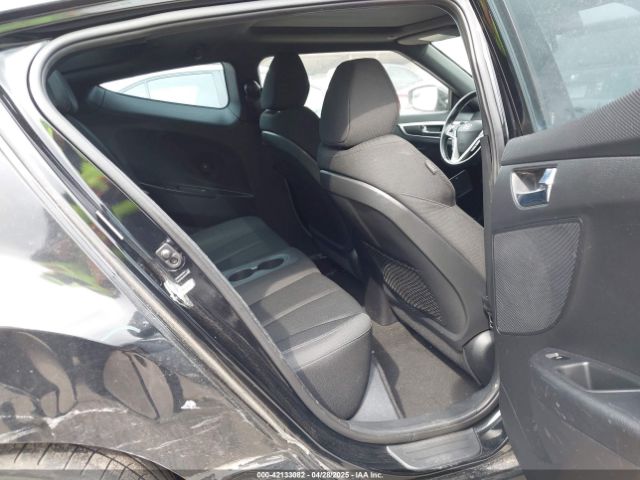 KMHTC6AD8HU324578 Hyundai Veloster Value Edition
