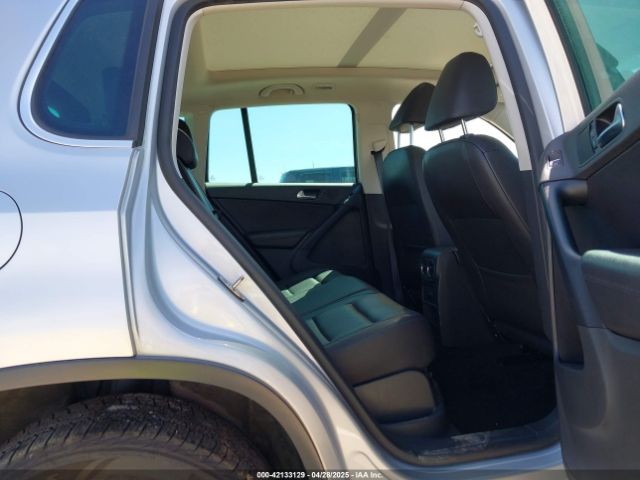 WVGAV7AXXGW575199 Volkswagen TIGUAN SE