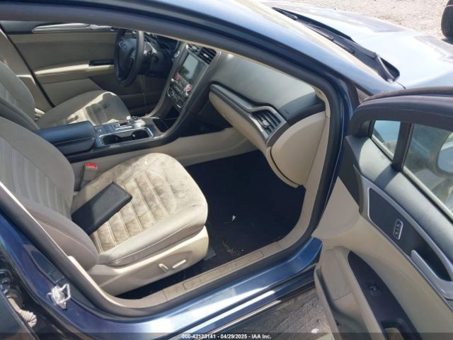 3FA6P0HD2KR126379 Ford FUSION SE