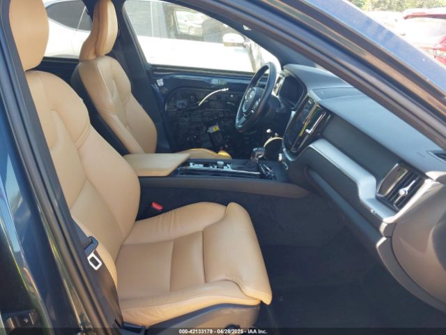 LYV102DK2KB255458 Volvo Xc60 T5 Momentum