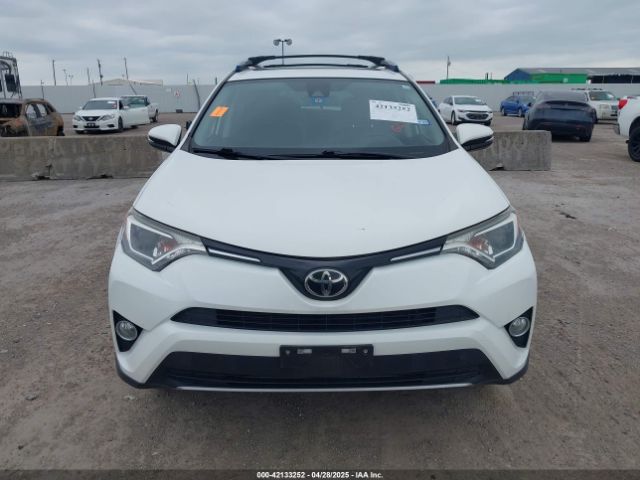 JTMWFREV0HJ131565 Toyota Rav4 Xle