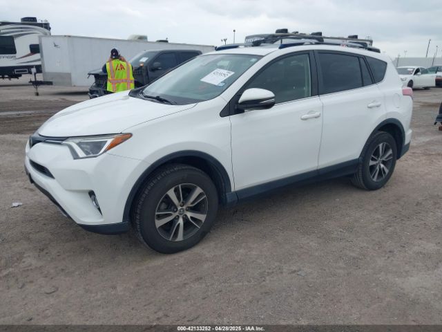 JTMWFREV0HJ131565 Toyota Rav4 Xle